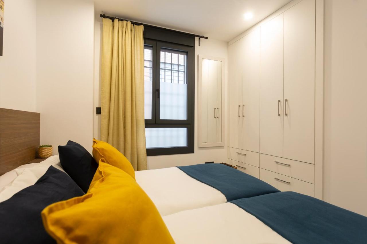Apartamentos Bajeles Sevilla Urban Exterior foto